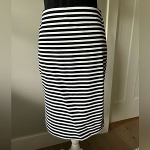 Merona black & white striped stretch pencil skirt-Size 6